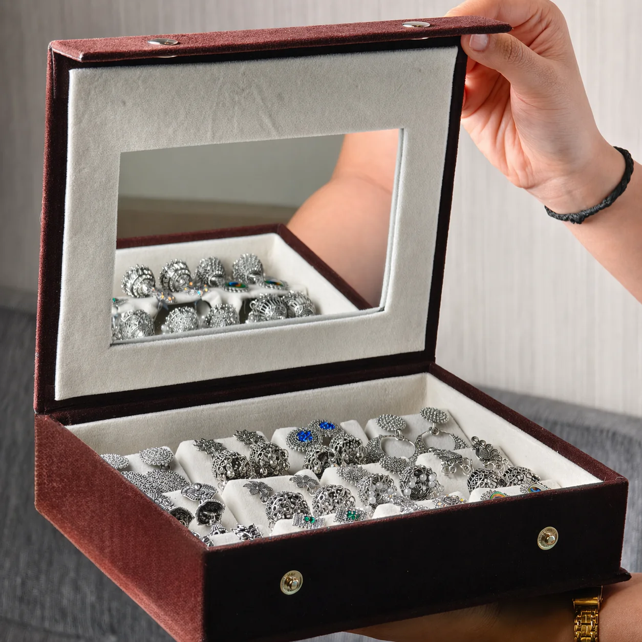 Personalised 12 Jhumka Box with Mirror - Image 6