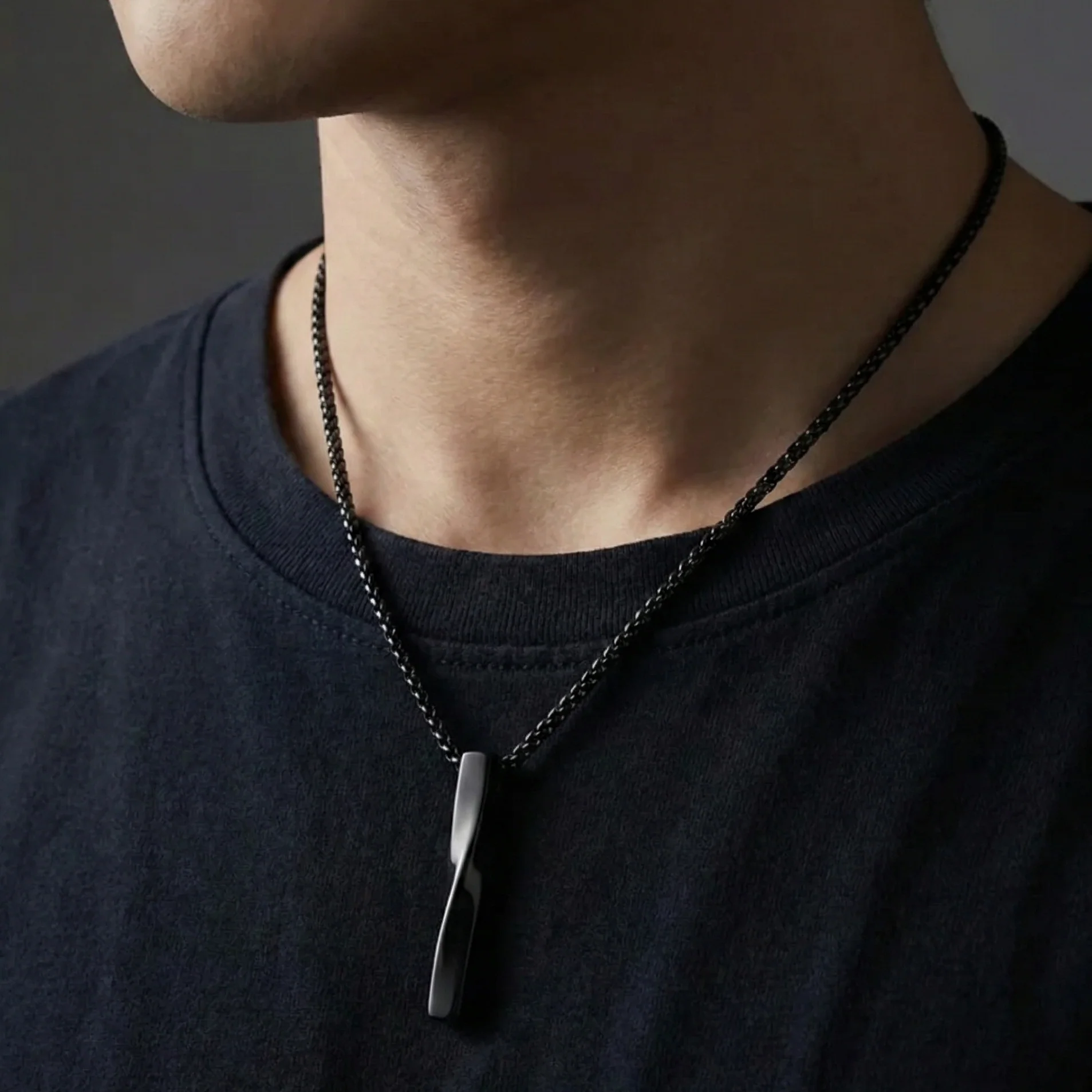TORQUE BLACK