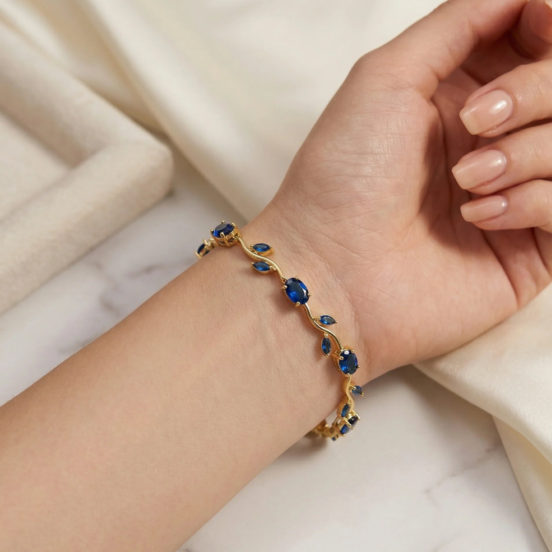 Tulip Ivy Bracelet - Image 8